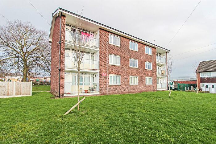 2 Bedroom Flat For Sale In Charles Street, Wakefield, WF1