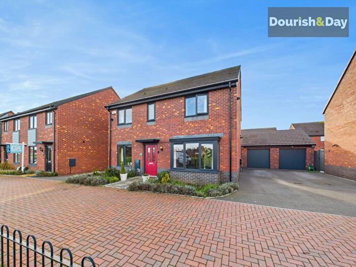 4 Bedroom Detached House For Sale In Hurst Grove, Stafford, ST16