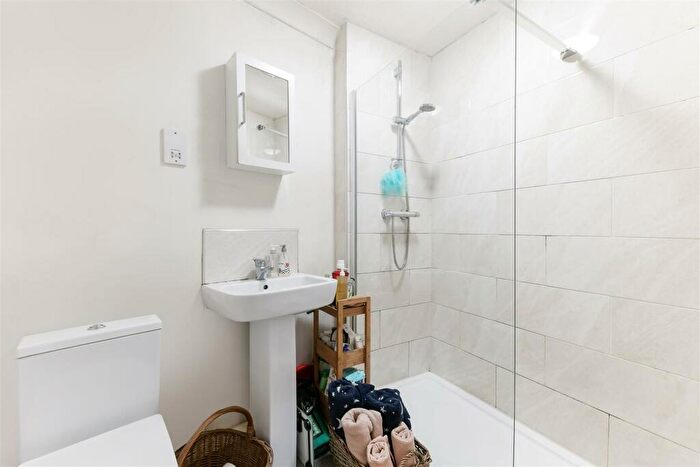 1 Bedroom Flat For Sale In High Street, Ewell, Epsom, KT17