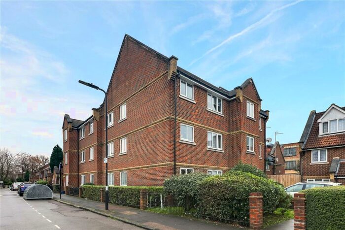 2 Bedroom Flat To Rent In Northiam Street, London, E9
