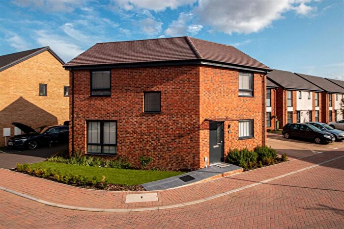3 Bedroom Detached House To Rent In George Close, Glebe Farm, MK17
