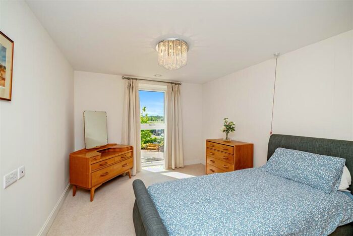 2 Bedroom Apartment For Sale In Williams Place, Greenwood Park, Didcot, OX11