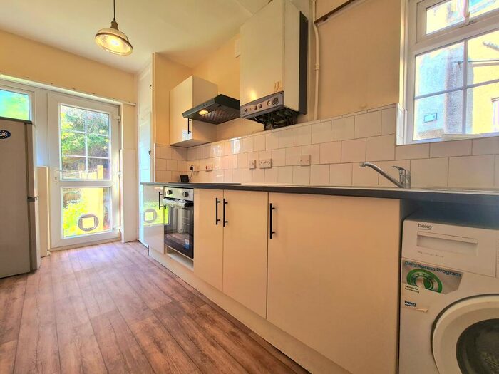 2 Bedroom Maisonette To Rent In Ethelbert Close, Bromley, BR1