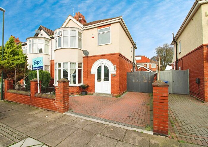 3 Bedroom Semi-Detached House For Sale In Compton Drive, Grimsby, DN34