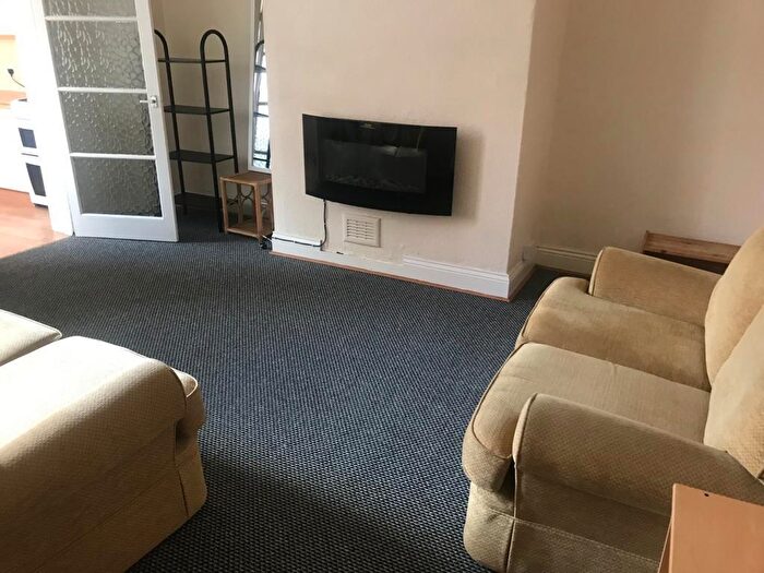 2 Bedroom Flat To Rent In Kelvin Grove, Sandyford, Newcastle Upon Tyne, NE2