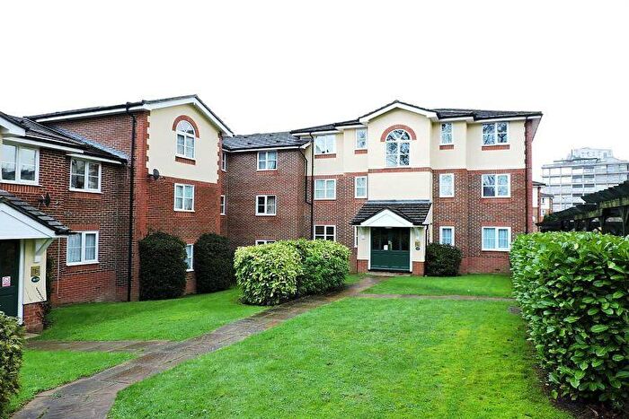 1 Bedroom Flat To Rent In Alexandra Park, Queen Alexandra Road, High Wycombe, HP11