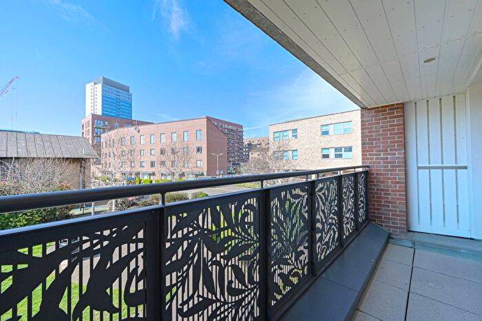 1 Bedroom Flat To Rent In Maddison Court, Royal Docks, London, E16