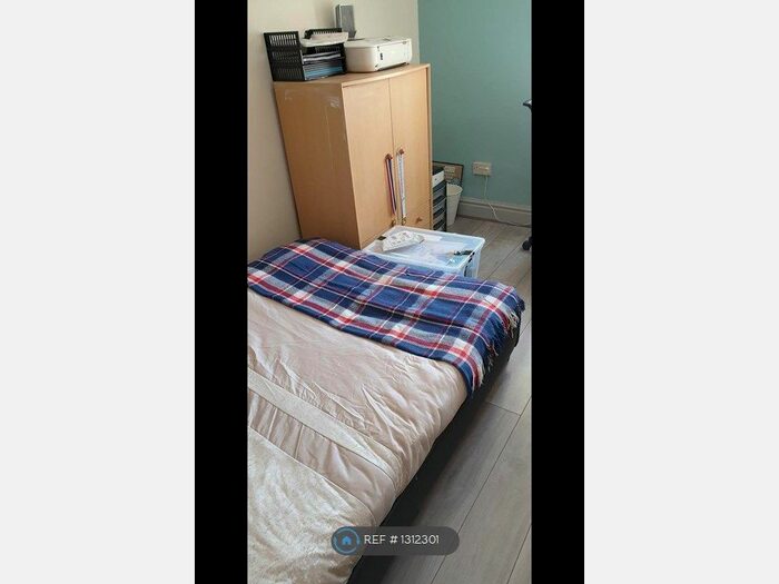 6 Bedroom Terraced House To Rent In John Street, Treforest CF37