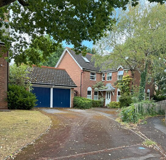 7 Bedroom Detached House For Sale In Mollison Close, Reading, RG5