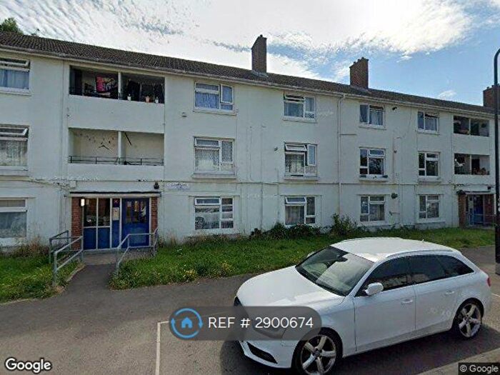 2 Bedroom Flat To Rent In Colwell Close, Southampton, SO16