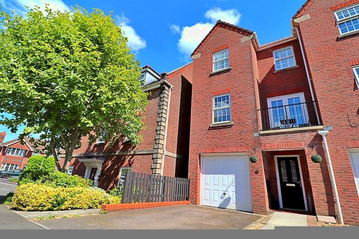4 Bedroom Town House To Rent In Fleming Walk, Church Village, Pontypridd, CF38