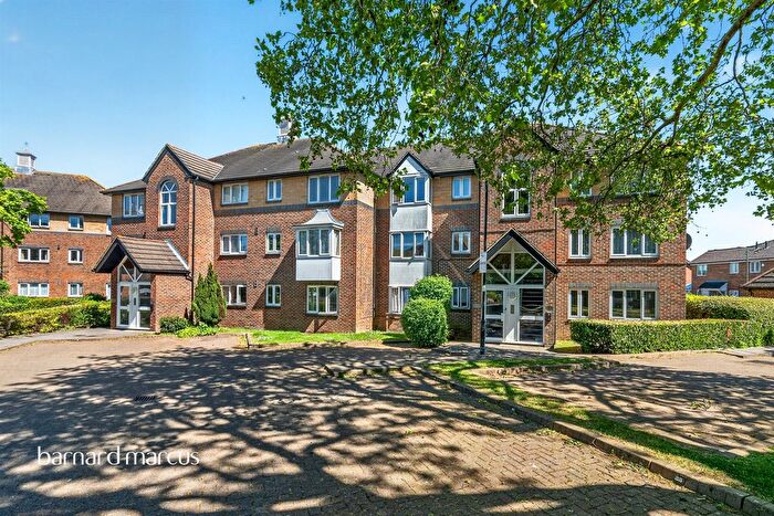 1 Bedroom Studio For Sale In Cotswold Way, Worcester Park, KT4