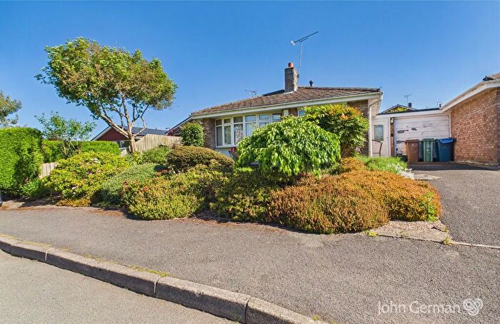 3 Bedroom Bungalow For Sale In Ashtree Close, Little Haywood, ST18