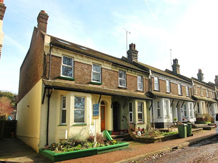 3 Bedroom End Of Terrace House For Sale In Dacre Gardens, Upper Beeding, BN44