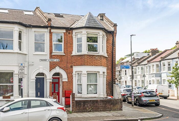 4 Bedroom Maisonette For Sale In Trewint Street, London, SW18