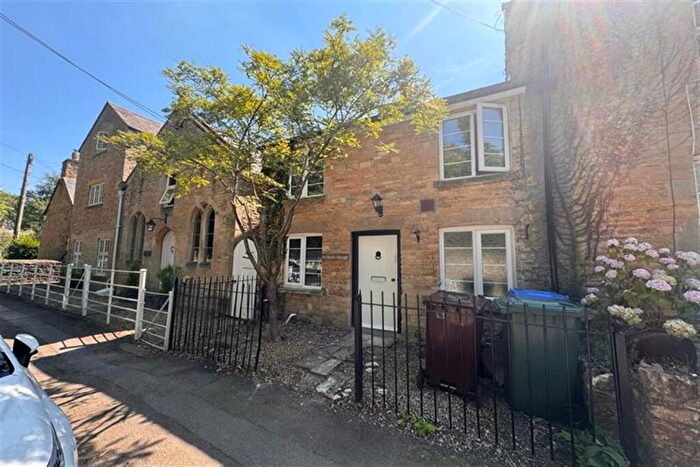 3 Bedroom Detached House To Rent In Bletchingdon Road, Kirtlington, OX5