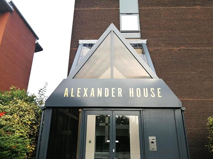 1 Bedroom Apartment To Rent In Alexander House, Old Trafford, M16