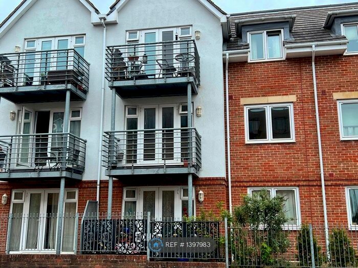 2 Bedroom Flat To Rent In Old Dairy Close, Fleet, GU51