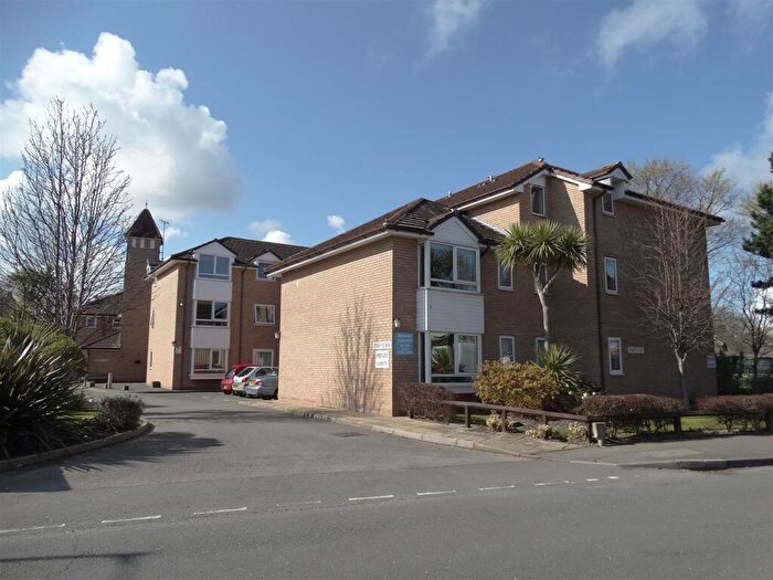 1 Bedroom Apartment To Rent In Penrhyn Park, Penrhyn Avenue, Rhos On Sea, LL28