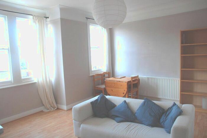 2 Bedroom Flat To Rent In Effra Road, Wimbledon, SW19