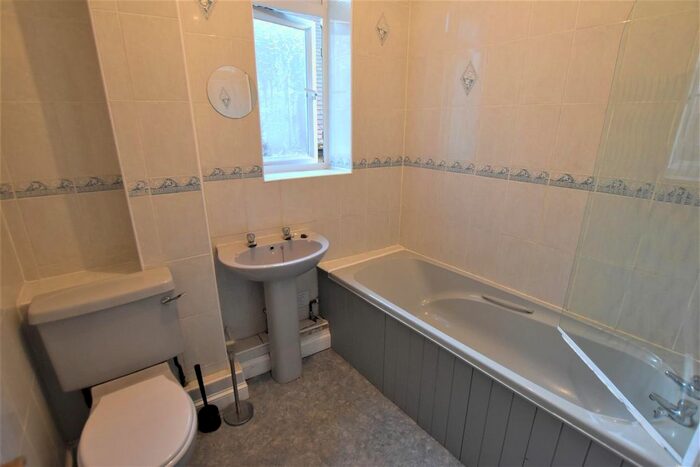 1 Bedroom Flat To Rent In High Street, Wordsley, Stourbridge, DY8