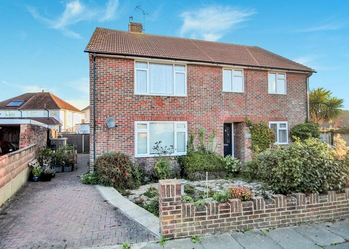 2 Bedroom Maisonette To Rent In Cecil Road, Lancing, BN15