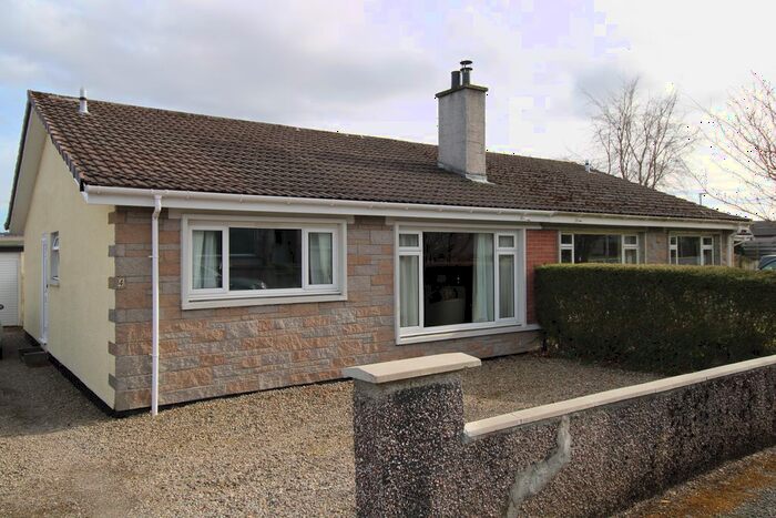 3 Bedroom Semi-Detached Bungalow For Sale In Rosshill Drive, Maryburgh, Dingwall, IV7