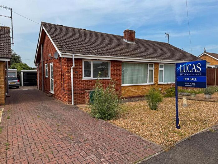 2 Bedroom Bungalow For Sale In Isebrooke Court, Burton Latimer, Kettering, NN15