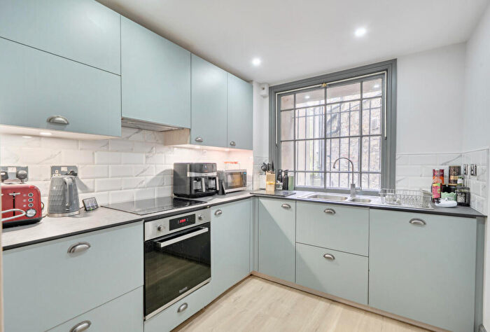1 Bedroom Apartment For Sale In Guinea Lane, Bath, Somerset, BA1