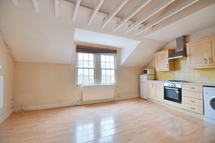 1 Bedroom Flat For Sale In Endsleigh Road, London, W13
