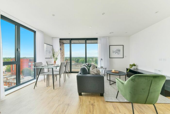 2 Bedroom Flat To Rent In Epsom House, Fairfield Avenue, Staines Upon Thames, TW18