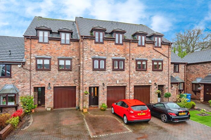 4 Bedroom Mews For Sale In Brackenwood Mews, Warrington, WA4
