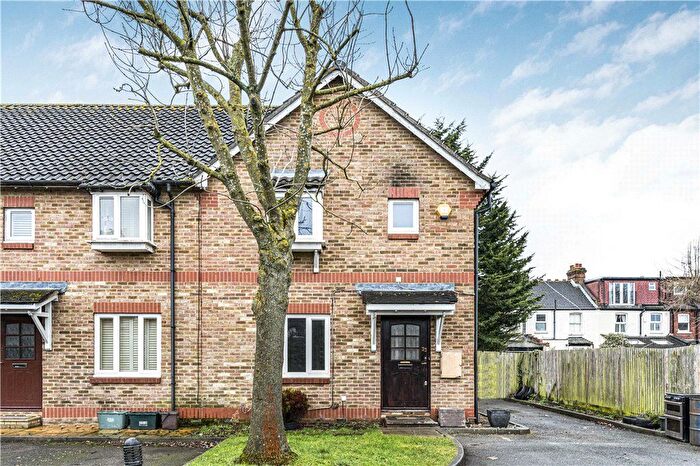 3 Bedroom End Of Terrace House To Rent In Worthington Close, Mitcham, CR4