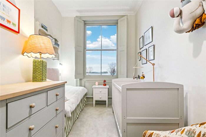 2 Bedroom Flat For Sale In Clapham Common North Side, London, SW4