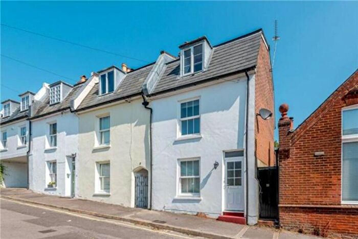 4 Bedroom Terraced House To Rent In Mews Lane, Winchester, SO22