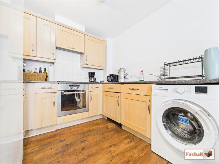 2 Bedroom Apartment For Sale In Siloam Place, Ipswich, IP3