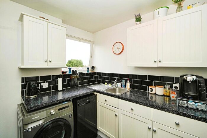 2 Bedroom Flat For Sale In Cherrytree Road, Wirral, CH46