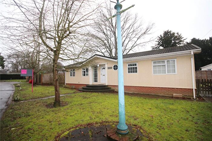 2 Bedroom Park Home For Sale In The Larches, Warfield Park, Bracknell, Berkshire, RG42