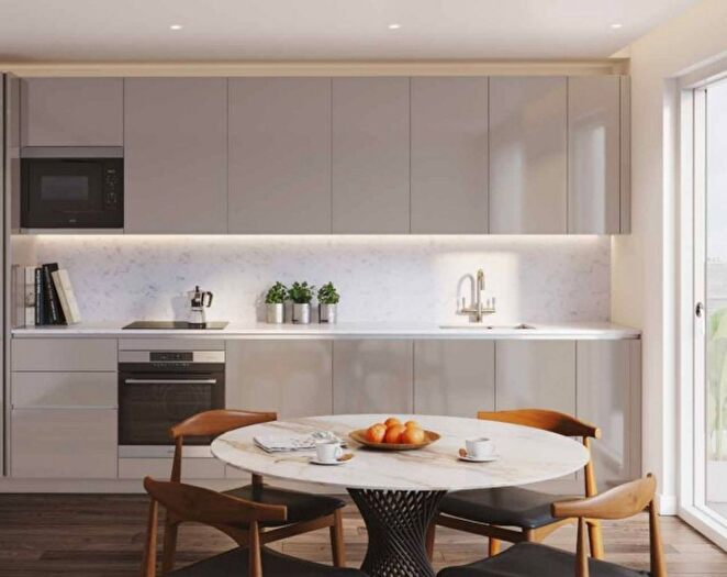 2 Bedroom Flat To Rent In Lexington Gardens, London, SW11