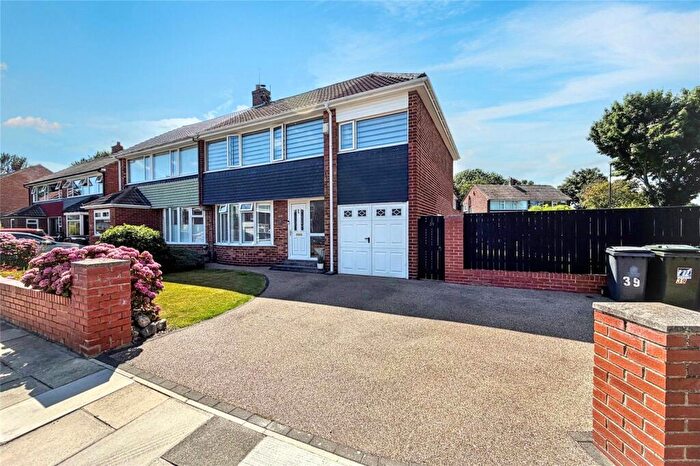 5 Bedroom Semi-Detached House For Sale In Barrington Avenue, Marden Estate, Cullercoats, NE30