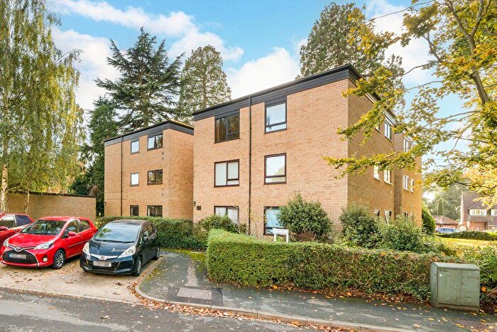 2 Bedroom Flat For Sale In Nascot Court, Grandfield Avenue, Watford, Hertfordshire, WD17