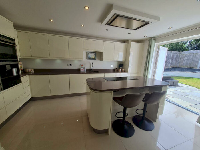 4 Bedroom Detached House To Rent In Butterworth Close, Wythall, B47