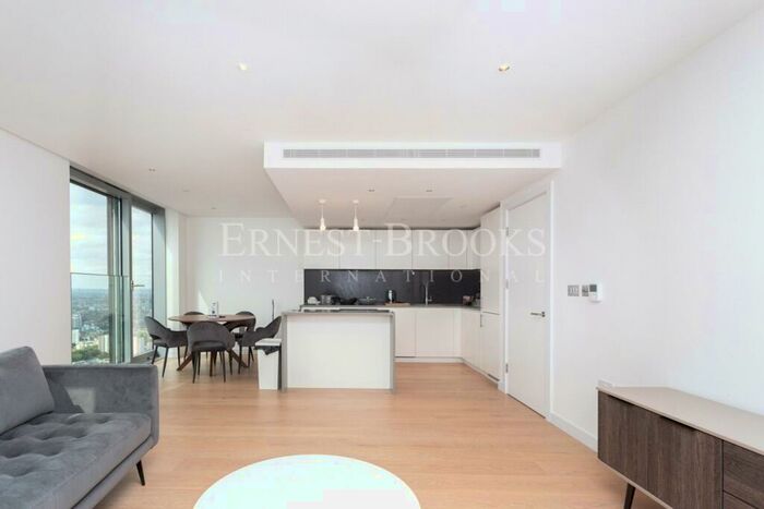 2 Bedroom Apartment To Rent In Landmark Pinnacle, Marsh Wall, Canary Wharf, E14
