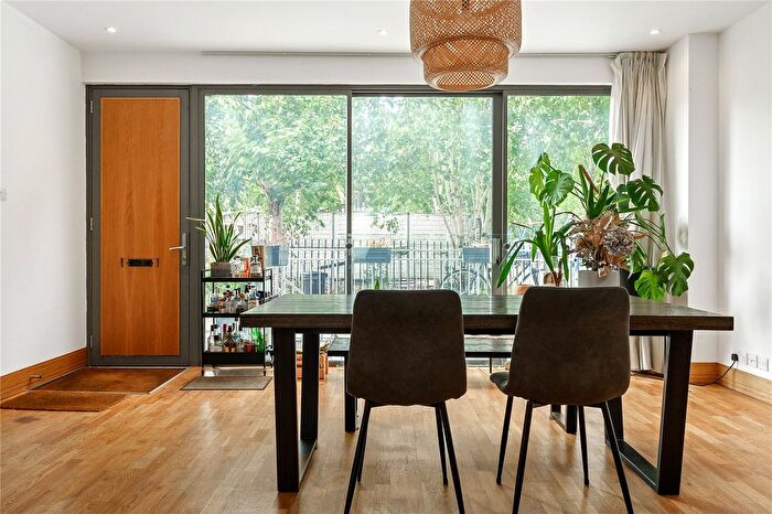 3 Bedroom Terraced House For Sale In Paradise Passage, Islington, London, N7