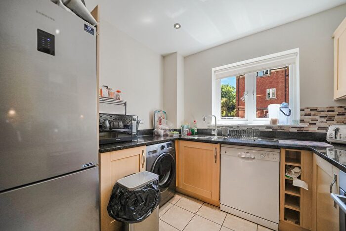 4 Bedroom Town House To Rent In Academy Place, Isleworth, TW7