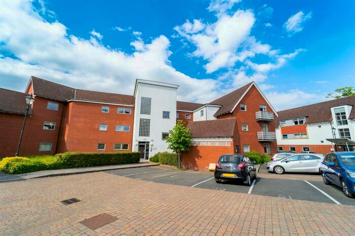 2 Bedroom Apartment To Rent In Middlepark Drive Birmingham, B31
