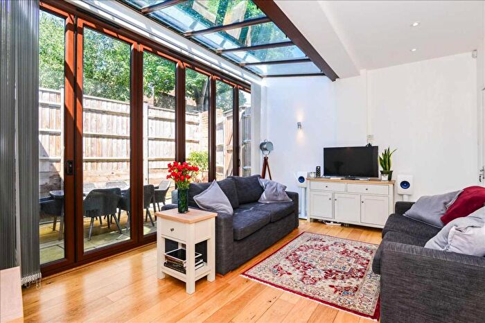 3 Bedroom House For Sale In Paragon Place, London, SE3