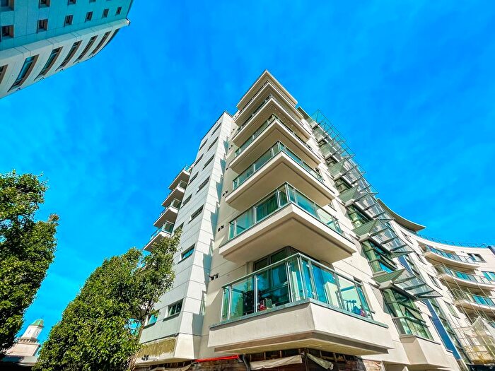 1 Bedroom Flat To Rent In Lexicon Apartments, Mercury Gardens, Essex, RM1