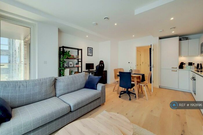 1 Bedroom Flat To Rent In Emerson Court, London, N1