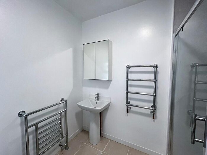 4 Bedroom House To Rent In Bath Road, Arnos Vale, BS4